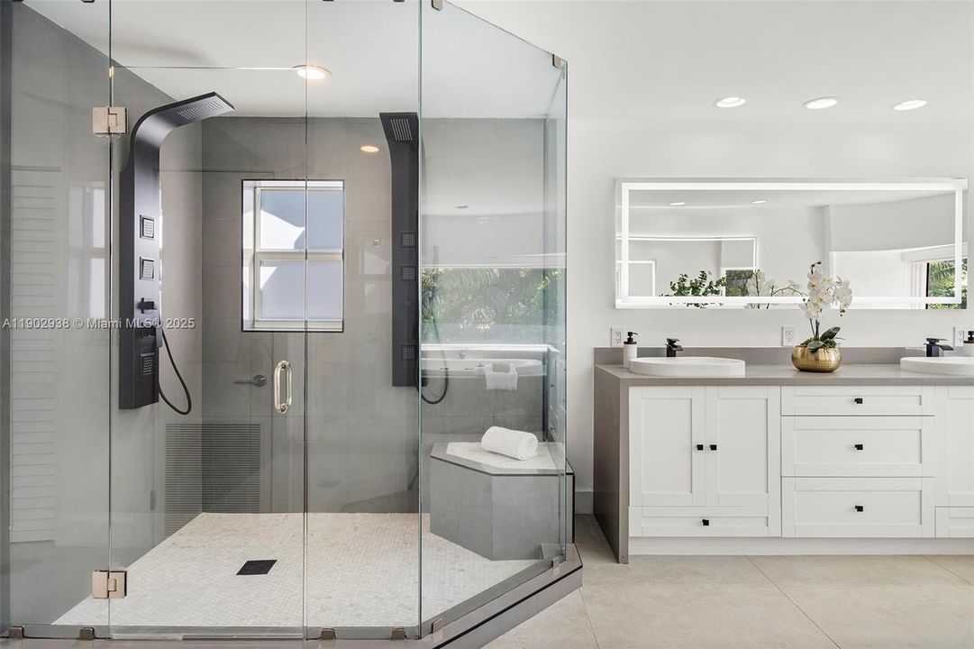 En Venta: $3,699,000 (6 camas, 5 baños, 5343 Pies cuadrados)