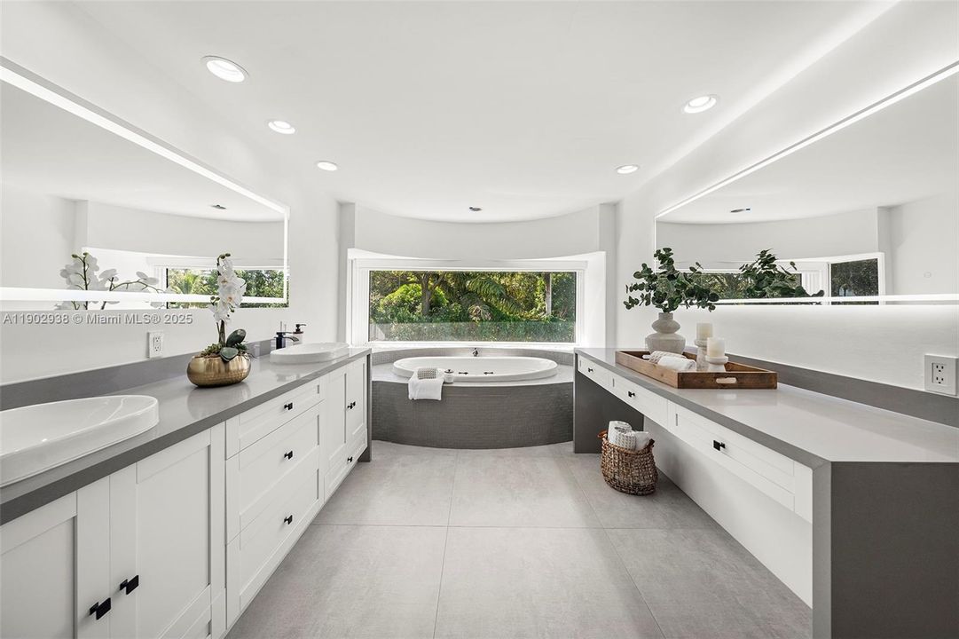 En Venta: $3,699,000 (6 camas, 5 baños, 5343 Pies cuadrados)