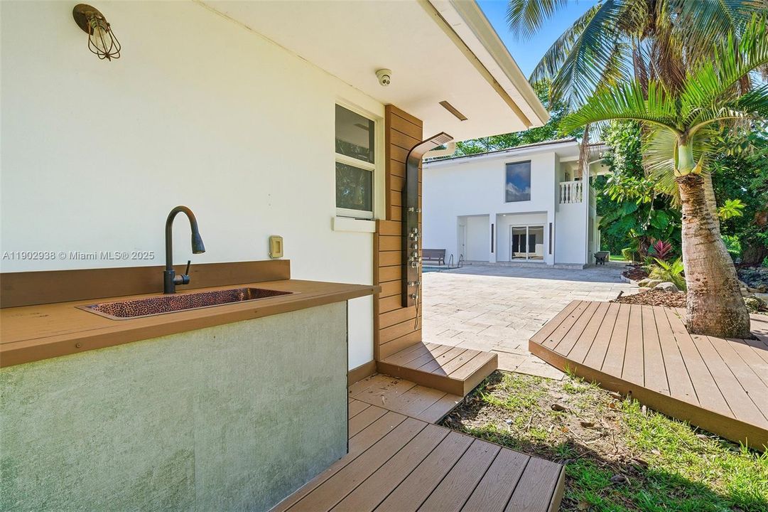 En Venta: $3,699,000 (6 camas, 5 baños, 5343 Pies cuadrados)