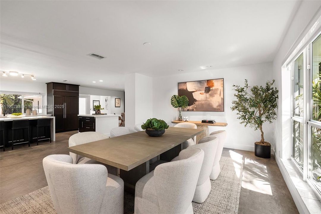 En Venta: $3,699,000 (6 camas, 5 baños, 5343 Pies cuadrados)