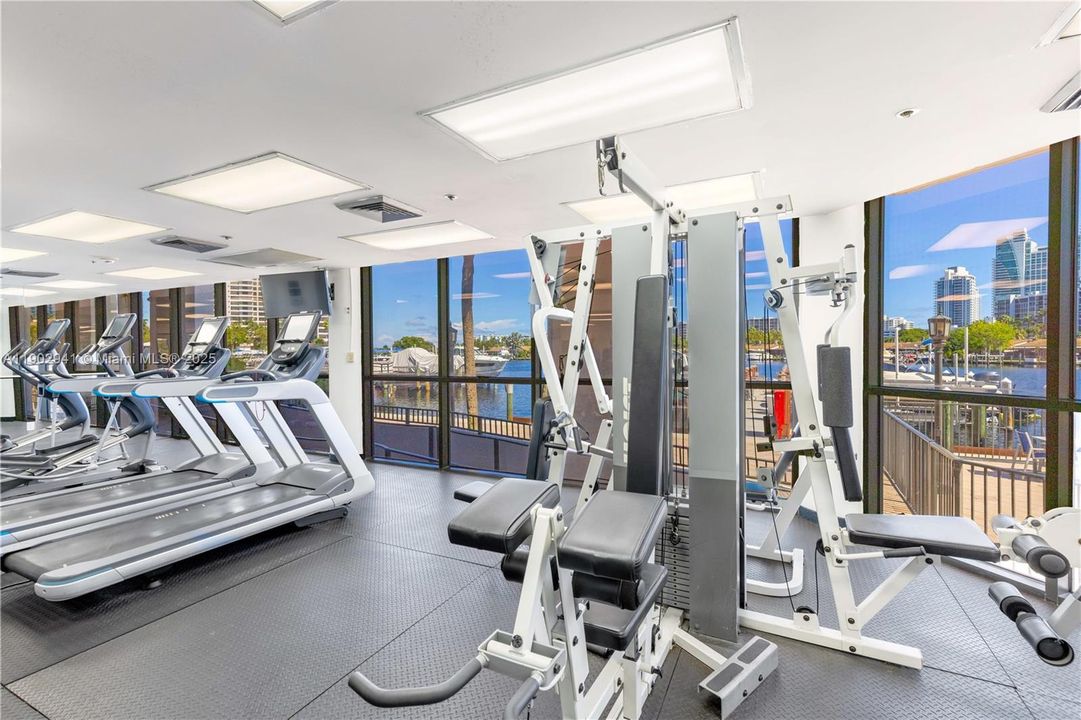 For Sale: $777,500 (2 beds, 2 baths, 1984 Square Feet)