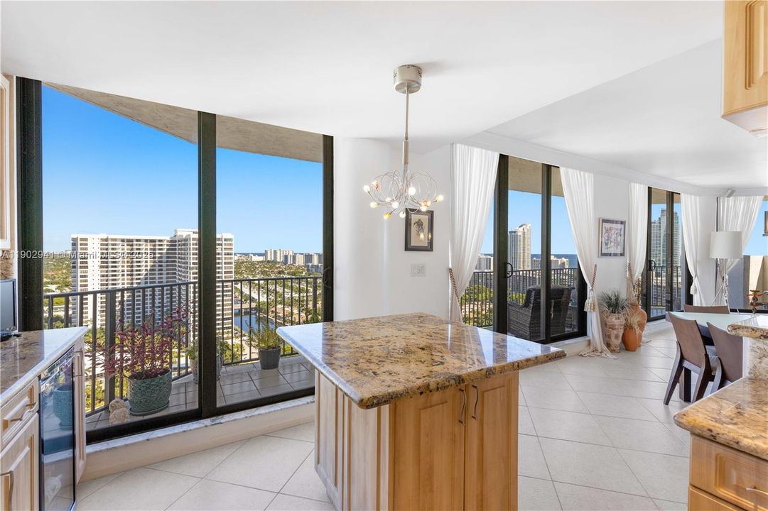 For Sale: $777,500 (2 beds, 2 baths, 1984 Square Feet)
