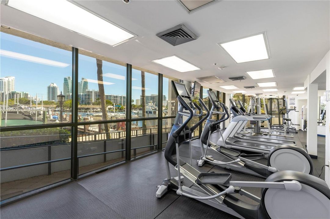 For Sale: $777,500 (2 beds, 2 baths, 1984 Square Feet)