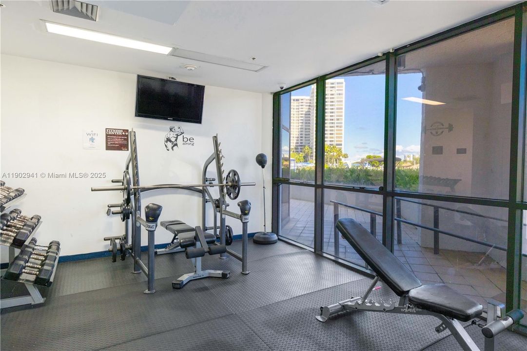 For Sale: $777,500 (2 beds, 2 baths, 1984 Square Feet)