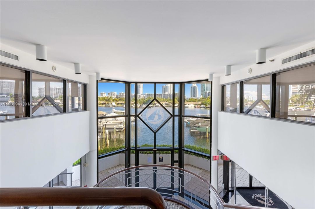 For Sale: $777,500 (2 beds, 2 baths, 1984 Square Feet)