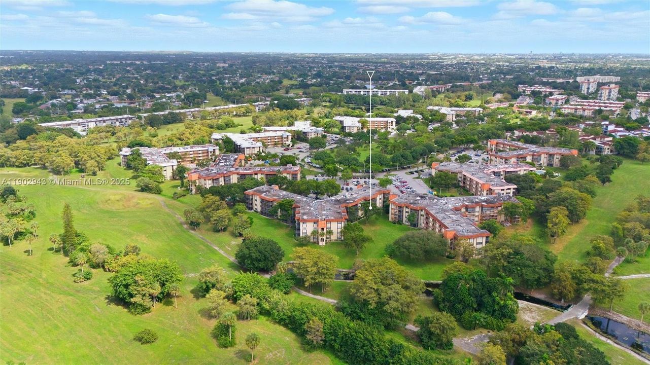 For Sale: $147,500 (2 beds, 2 baths, 1130 Square Feet)