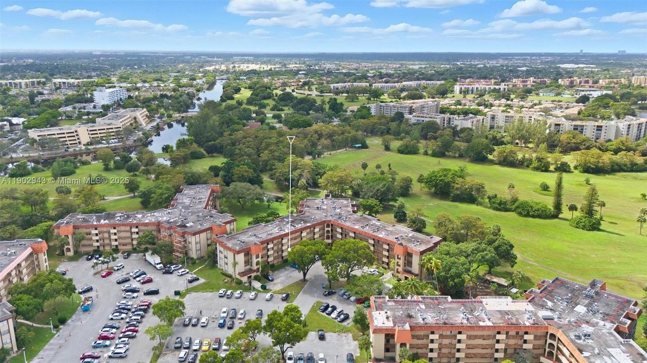 For Sale: $147,500 (2 beds, 2 baths, 1130 Square Feet)