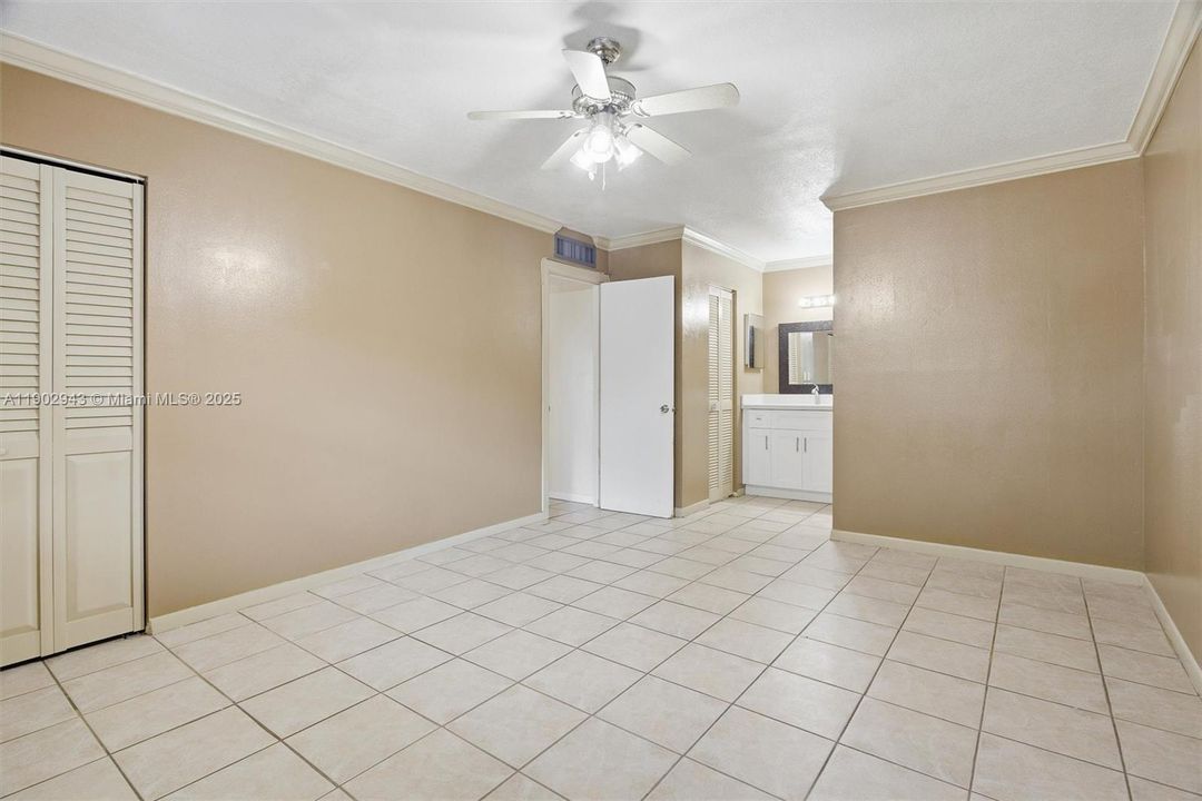 For Sale: $147,500 (2 beds, 2 baths, 1130 Square Feet)
