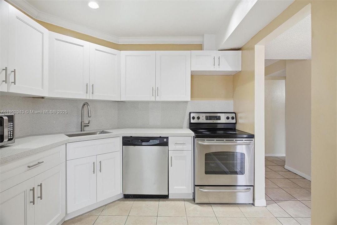 For Sale: $147,500 (2 beds, 2 baths, 1130 Square Feet)