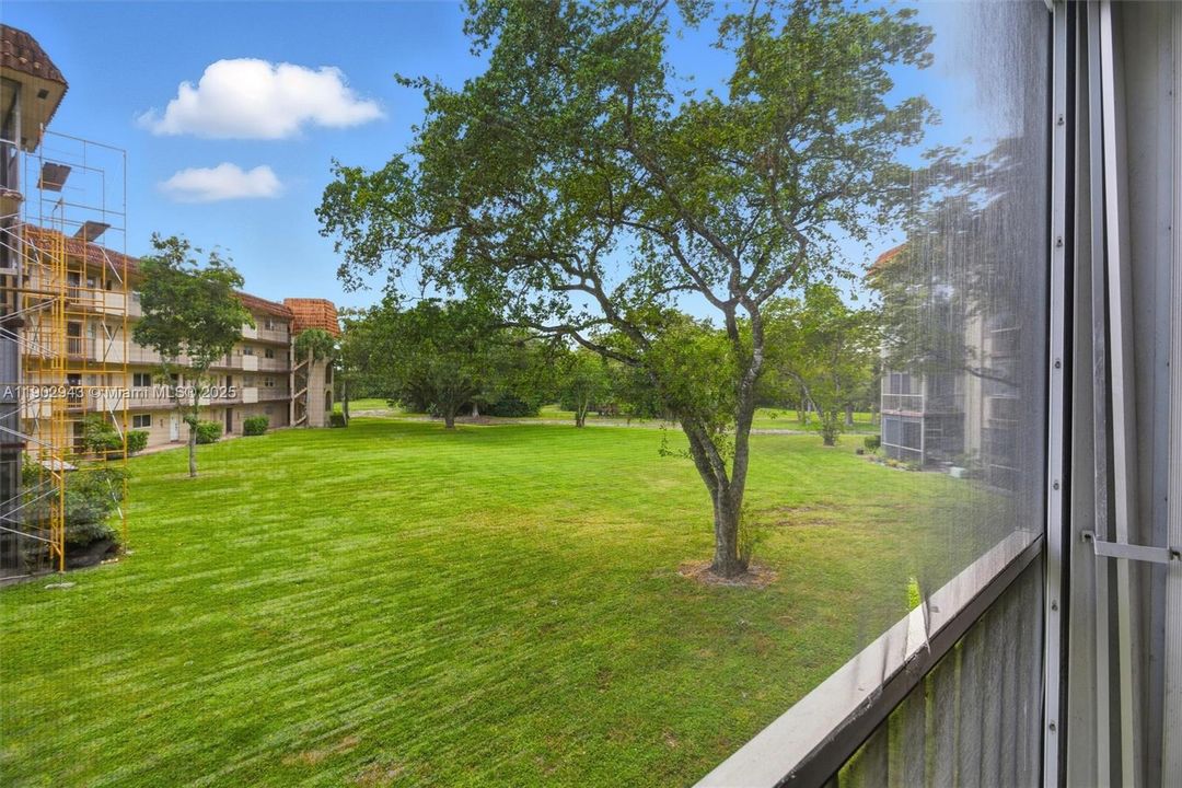 For Sale: $147,500 (2 beds, 2 baths, 1130 Square Feet)