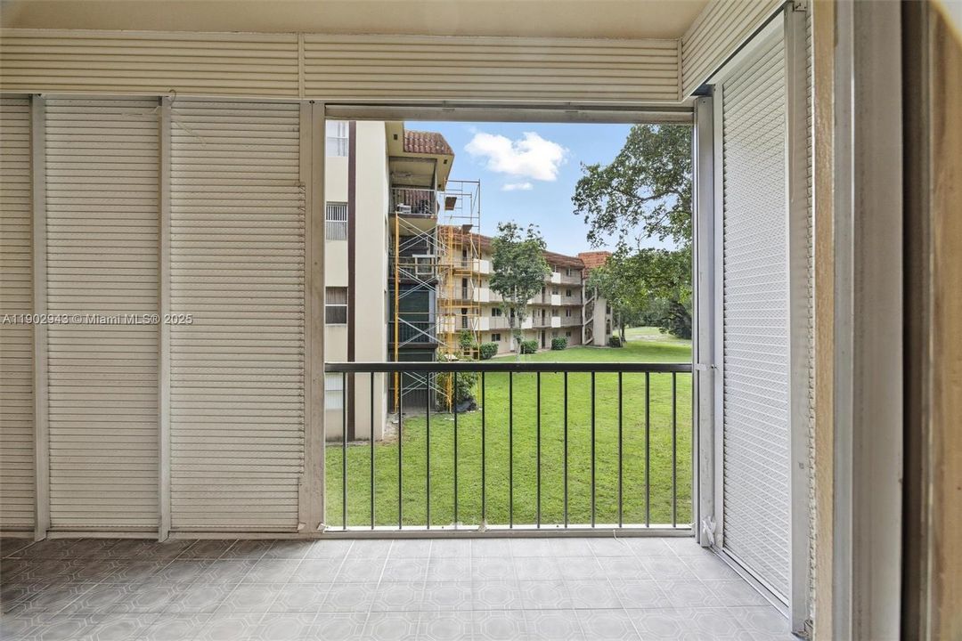 For Sale: $147,500 (2 beds, 2 baths, 1130 Square Feet)