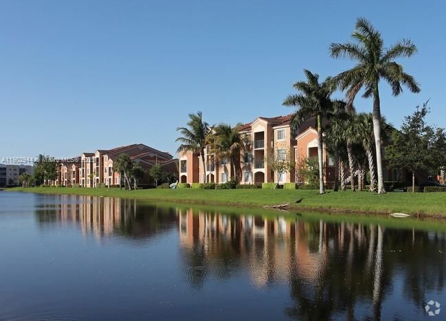 For Rent: $2,200 (2 beds, 1 baths, 817 Square Feet)