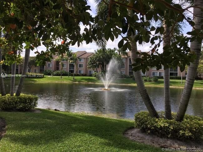 For Rent: $2,200 (2 beds, 1 baths, 817 Square Feet)