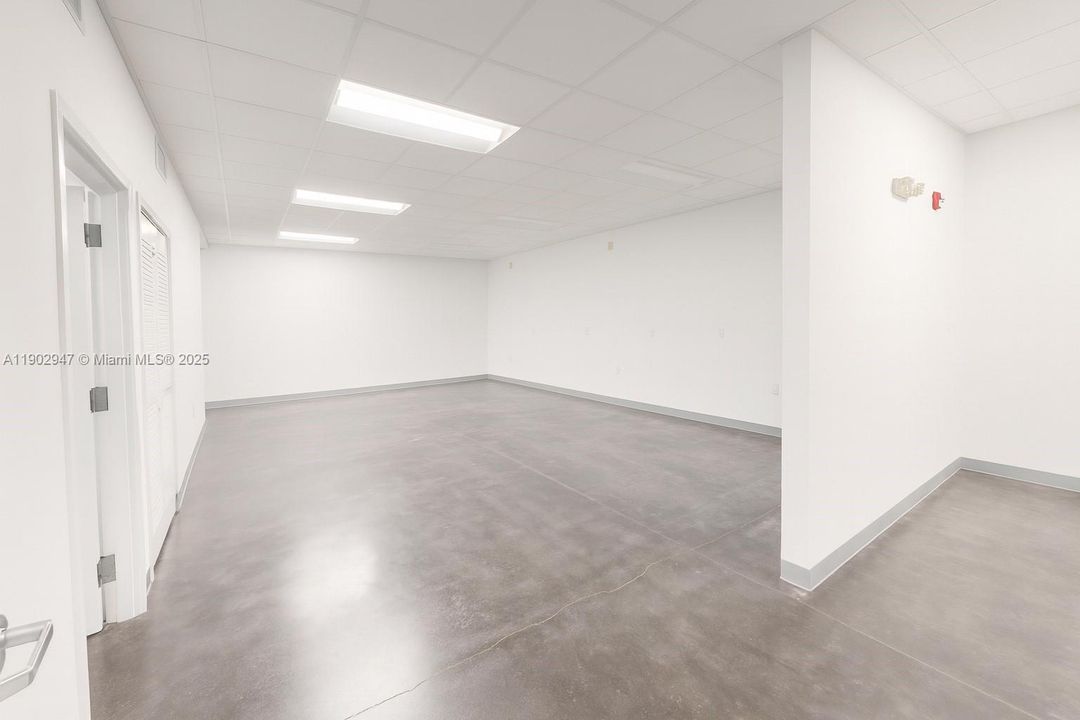 Secondary office area