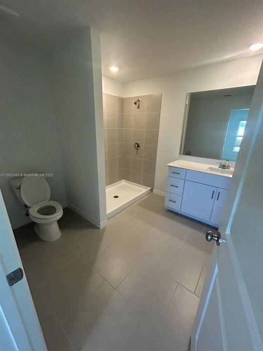 В аренду: $2,200 (3 спален, 2 ванн, 0 Квадратных фут)