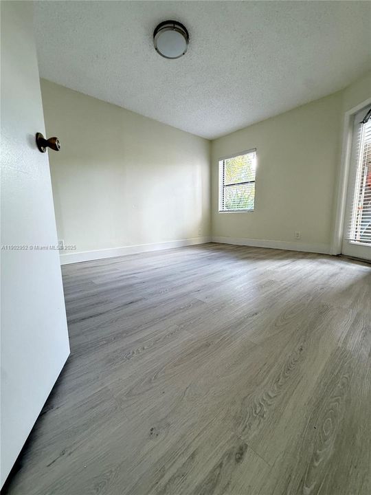 Active With Contract: $2,100 (2 beds, 2 baths, 1024 Square Feet)