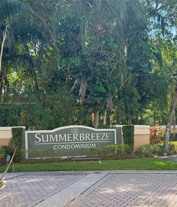 Active With Contract: $2,100 (2 beds, 2 baths, 1024 Square Feet)