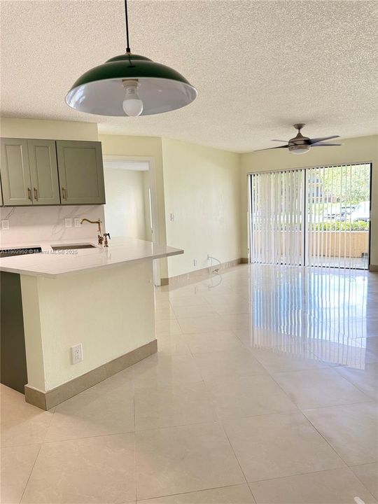Active With Contract: $2,100 (2 beds, 2 baths, 1024 Square Feet)