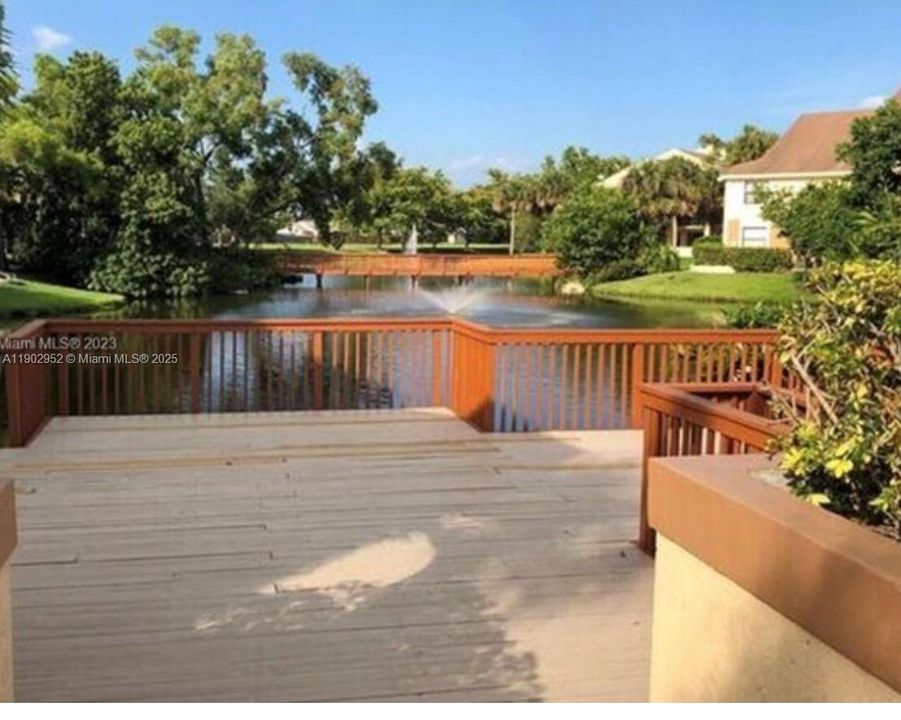 Active With Contract: $2,100 (2 beds, 2 baths, 1024 Square Feet)