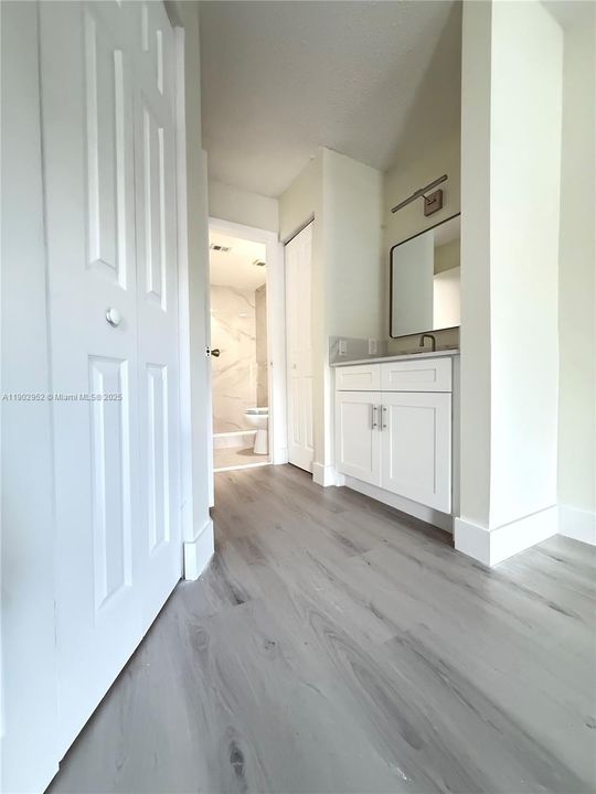 Active With Contract: $2,100 (2 beds, 2 baths, 1024 Square Feet)