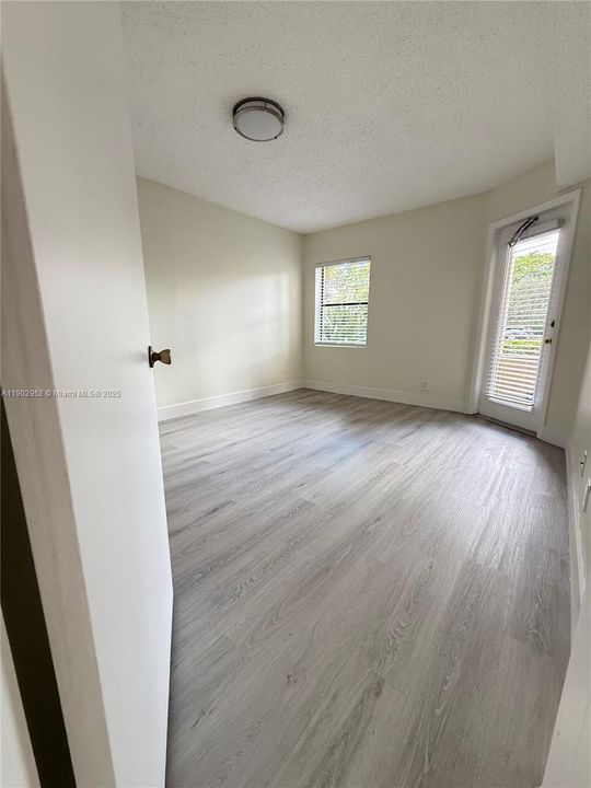 Active With Contract: $2,100 (2 beds, 2 baths, 1024 Square Feet)