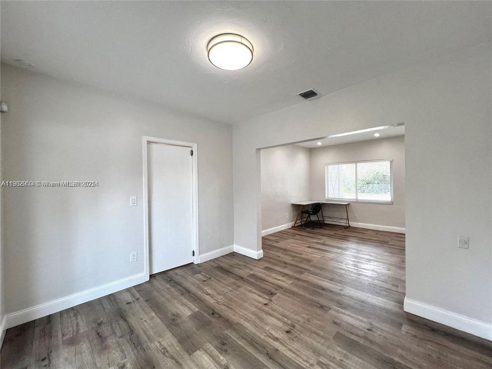 Recently Rented: $3,500 (2 beds, 1 baths, 1065 Square Feet)
