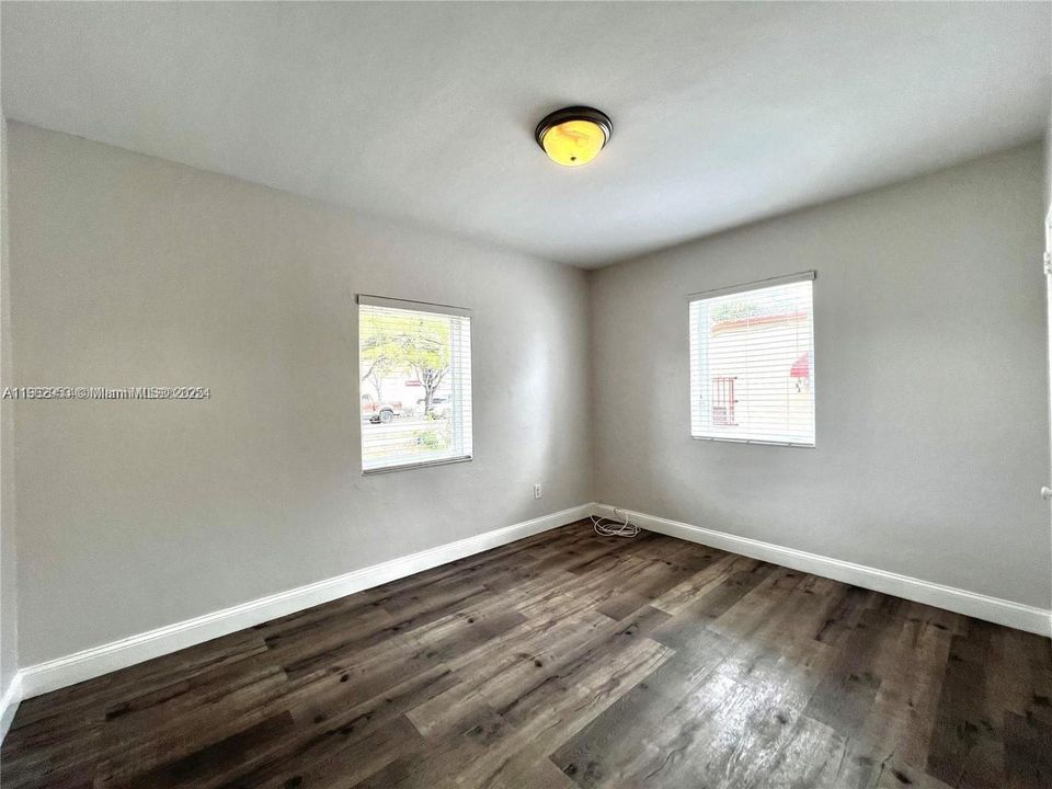 Recently Rented: $3,500 (2 beds, 1 baths, 1065 Square Feet)