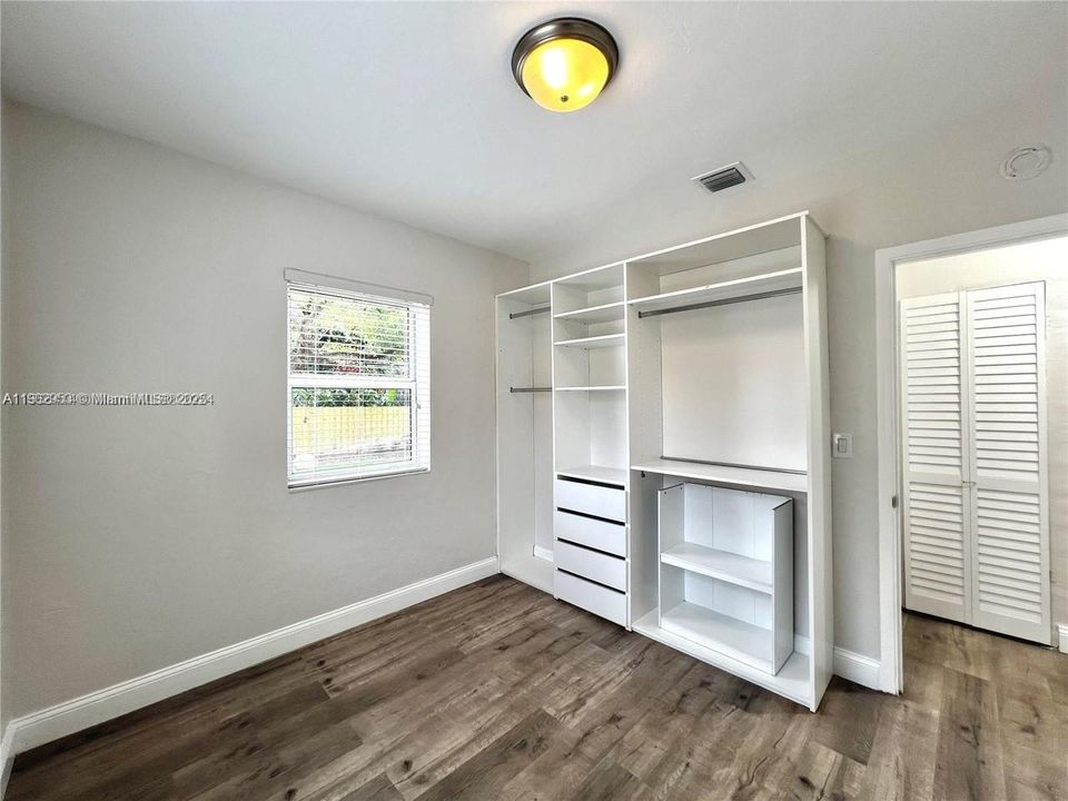 Recently Rented: $3,500 (2 beds, 1 baths, 1065 Square Feet)
