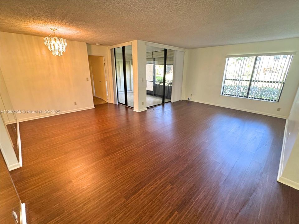 Recently Rented: $2,295 (3 beds, 2 baths, 1120 Square Feet)