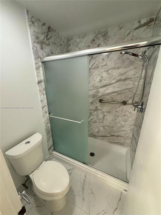 Recently Rented: $2,295 (3 beds, 2 baths, 1120 Square Feet)