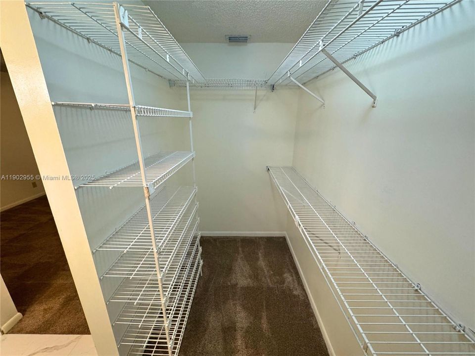 Recently Rented: $2,295 (3 beds, 2 baths, 1120 Square Feet)