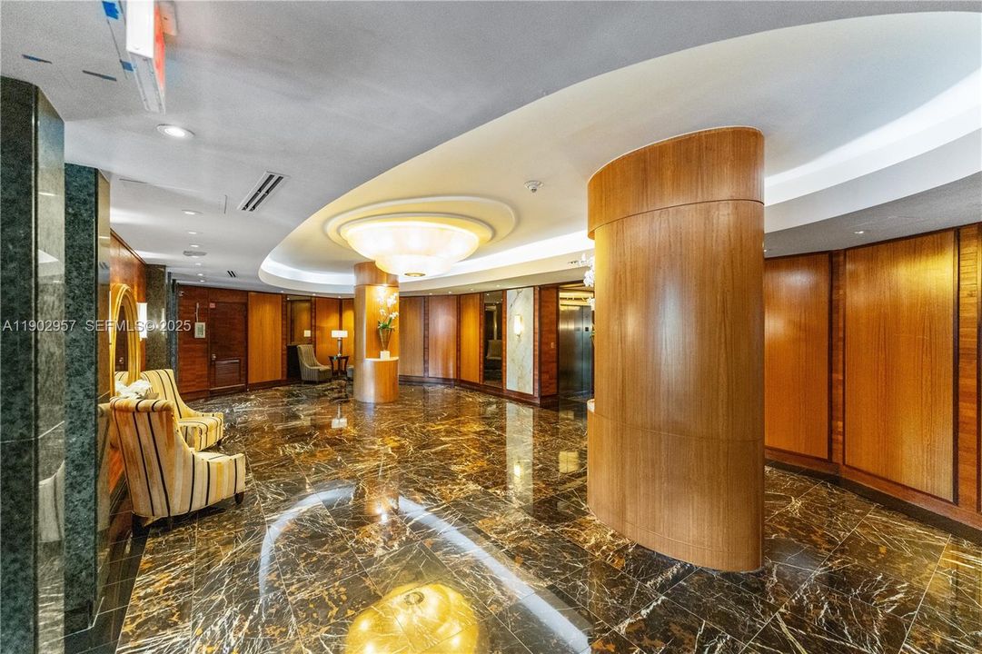 For Sale: $999,000 (3 beds, 3 baths, 2115 Square Feet)