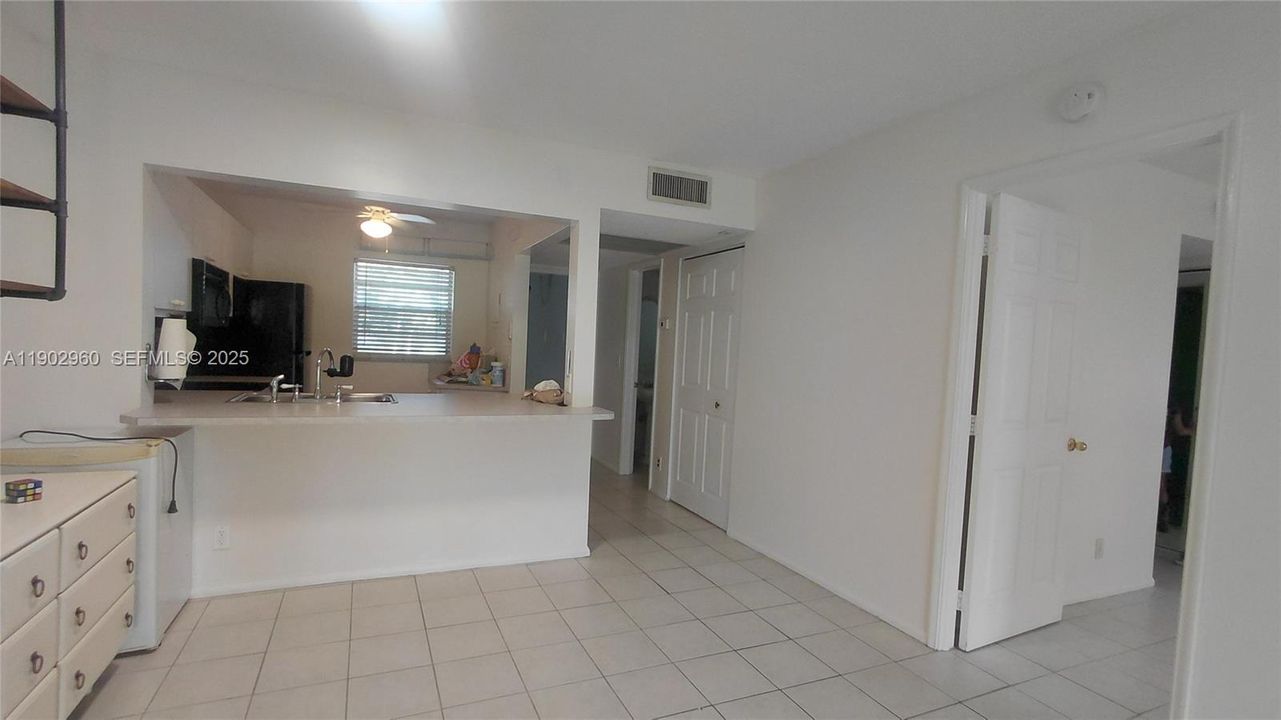 En Venta: $179,900 (1 camas, 1 baños, 940 Pies cuadrados)