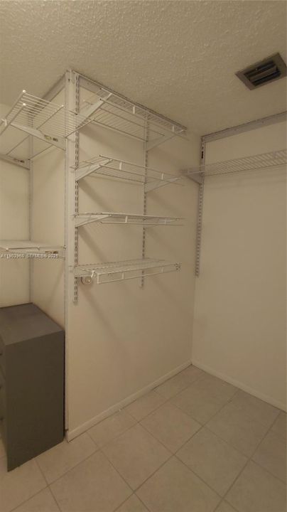 En Venta: $179,900 (1 camas, 1 baños, 940 Pies cuadrados)