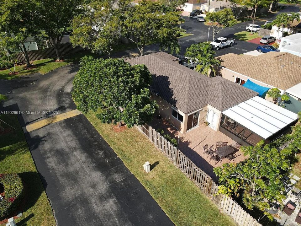 Active With Contract: $499,000 (3 beds, 2 baths, 1423 Square Feet)