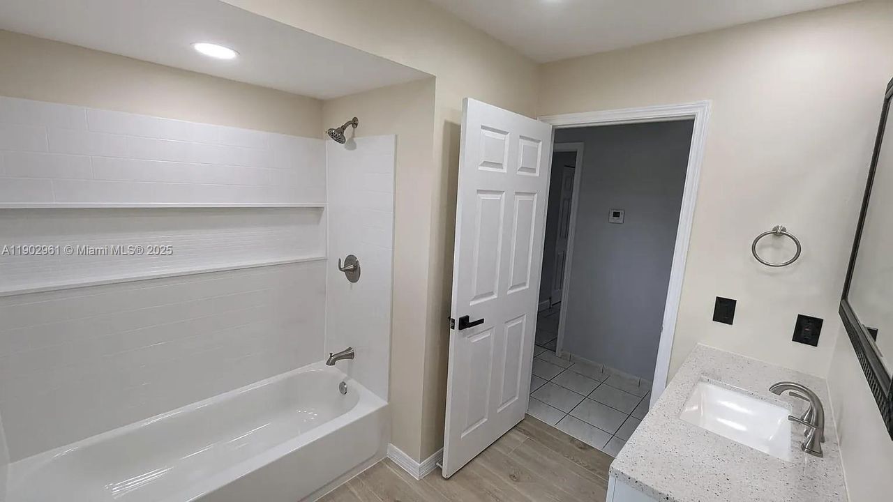 Active With Contract: $499,000 (3 beds, 2 baths, 1423 Square Feet)