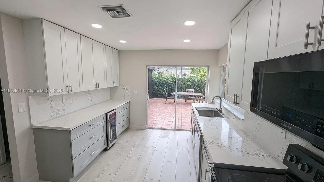 Active With Contract: $499,000 (3 beds, 2 baths, 1423 Square Feet)