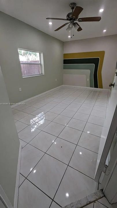 Active With Contract: $499,000 (3 beds, 2 baths, 1423 Square Feet)