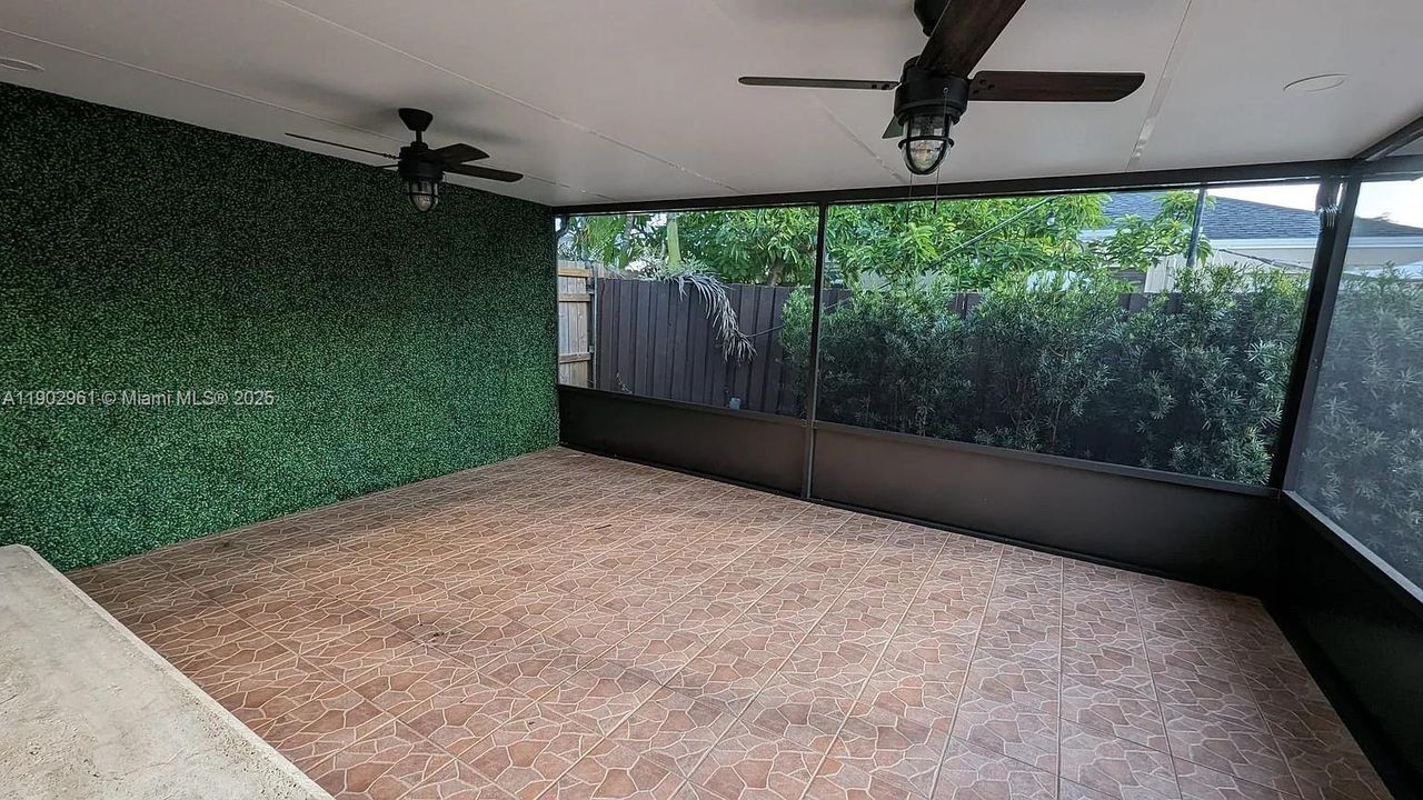 Active With Contract: $499,000 (3 beds, 2 baths, 1423 Square Feet)