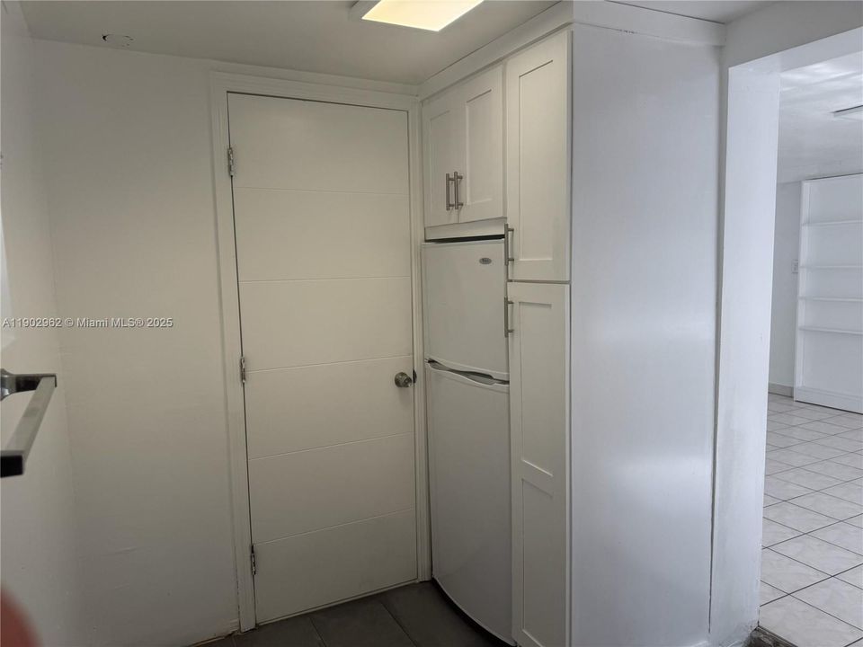 For Rent: $1,350 (0 beds, 1 baths, 0 Square Feet)