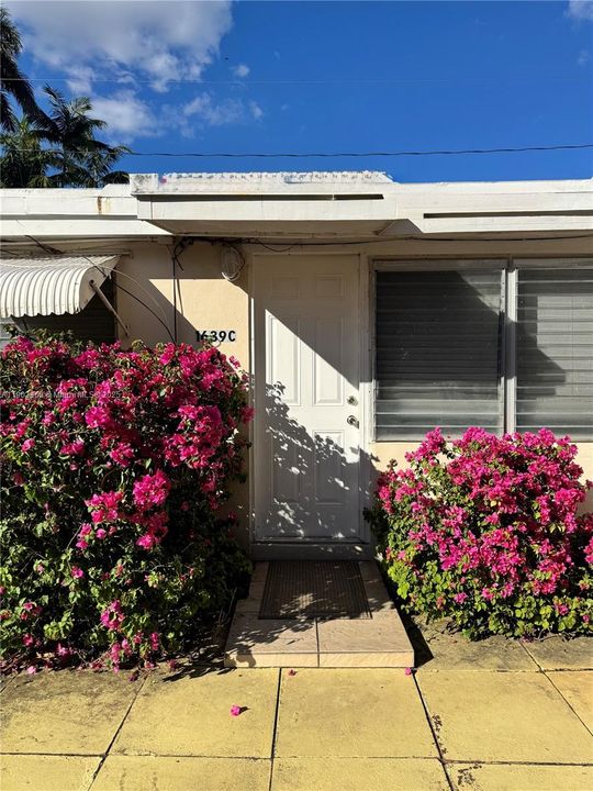 For Rent: $1,350 (0 beds, 1 baths, 0 Square Feet)