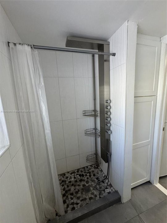 For Rent: $1,350 (0 beds, 1 baths, 0 Square Feet)