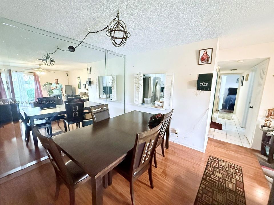 En Venta: $175,000 (2 camas, 2 baños, 874 Pies cuadrados)