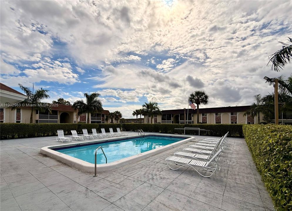 En Venta: $175,000 (2 camas, 2 baños, 874 Pies cuadrados)