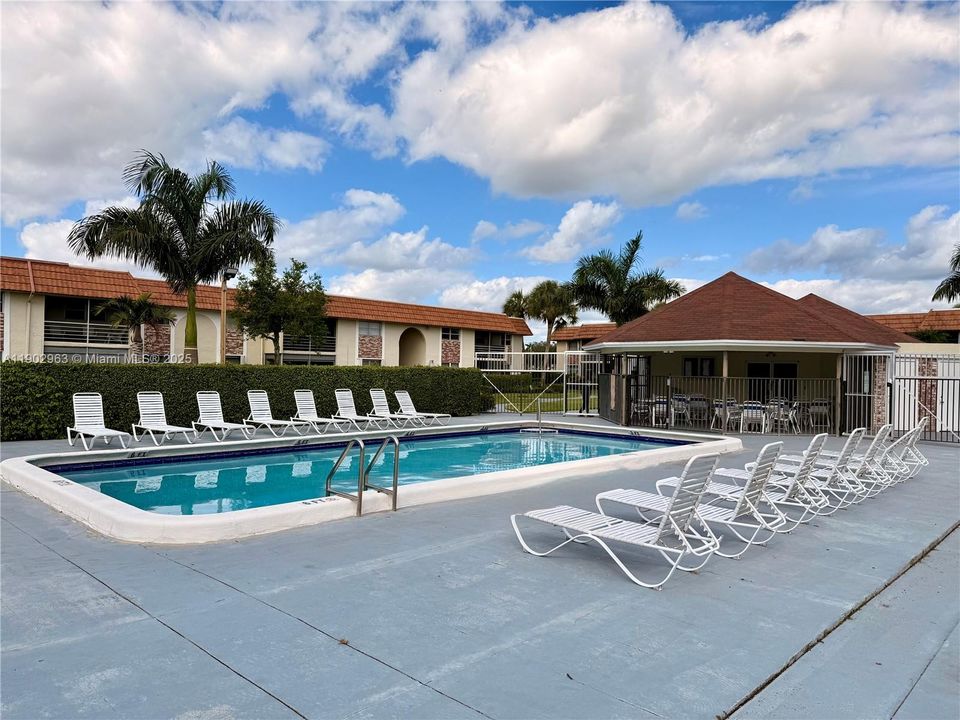 En Venta: $175,000 (2 camas, 2 baños, 874 Pies cuadrados)