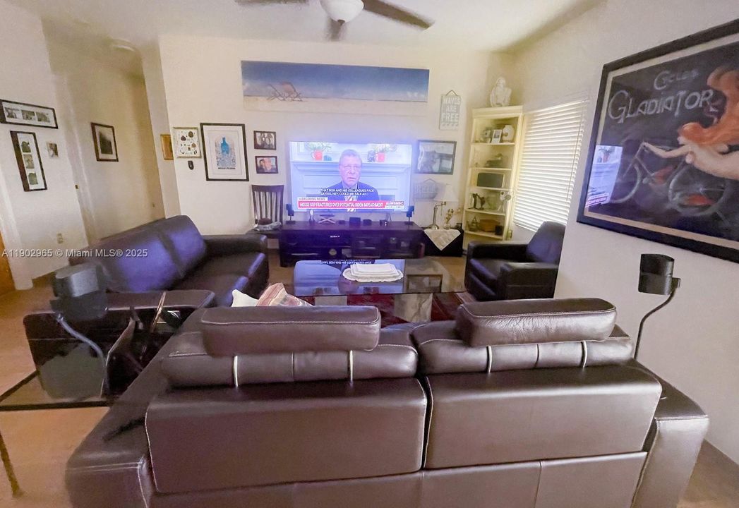 For Sale: $1,100,000 (3 beds, 3 baths, 1620 Square Feet)