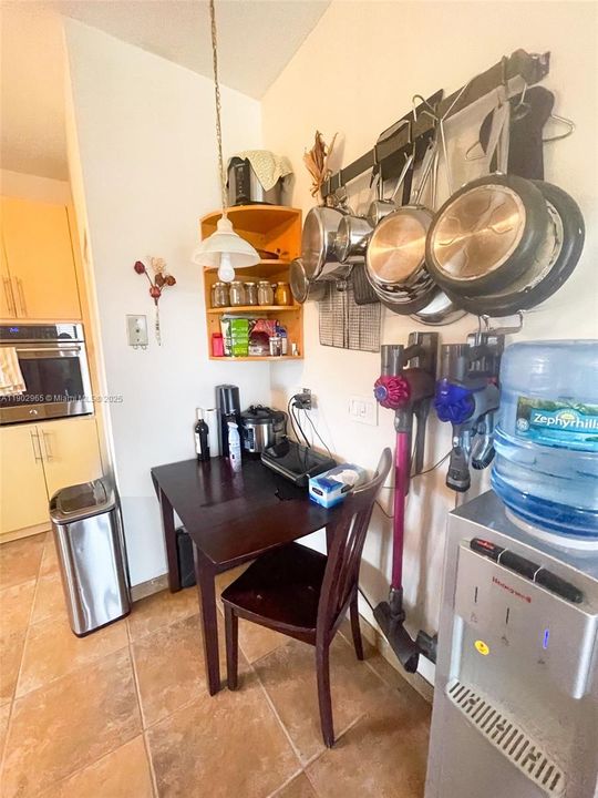 For Sale: $1,100,000 (3 beds, 3 baths, 1620 Square Feet)