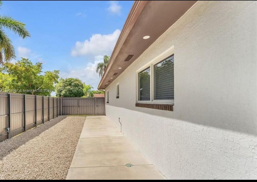 待售: $990,000 (3 贝兹, 2 浴室, 2276 平方英尺)