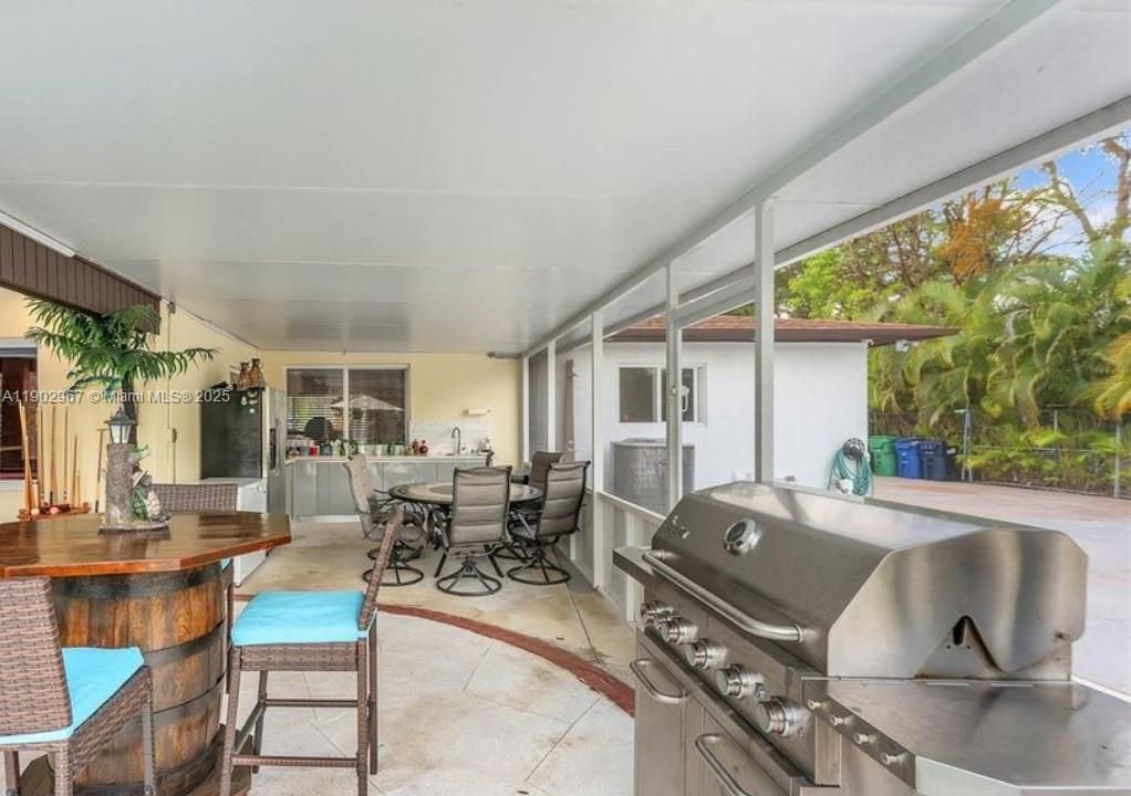 待售: $990,000 (3 贝兹, 2 浴室, 2276 平方英尺)