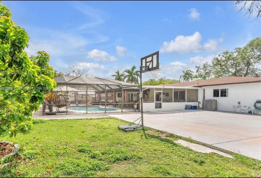 待售: $990,000 (3 贝兹, 2 浴室, 2276 平方英尺)